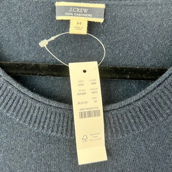 J Crew NWT 100% cashmere relaxed navy tshirt size M - Picture 2 of 3